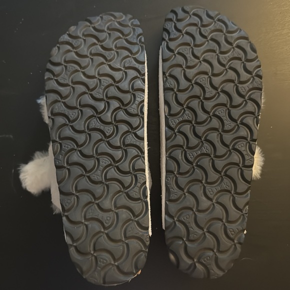 BIRKENSTOCK ARIZONA SHEARLING SANDALS - Picture 6 of 6